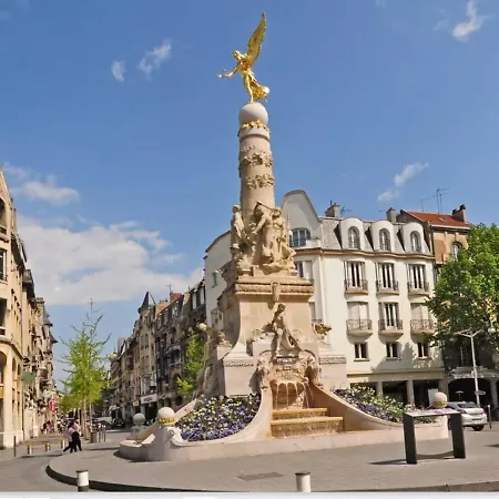 Spacieux Proche Gare Et Cathedrale Lägenhet Reims