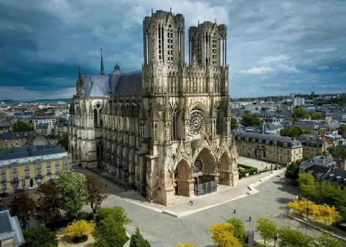Apartment Spacieux Proche Gare Et Cathedrale *